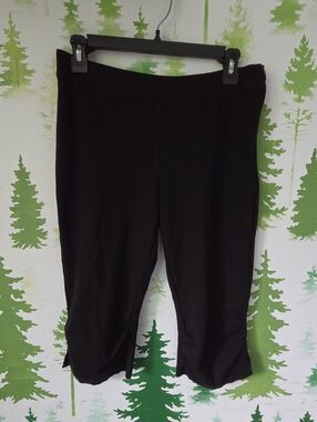POSTER GIRL Black Capri Pants